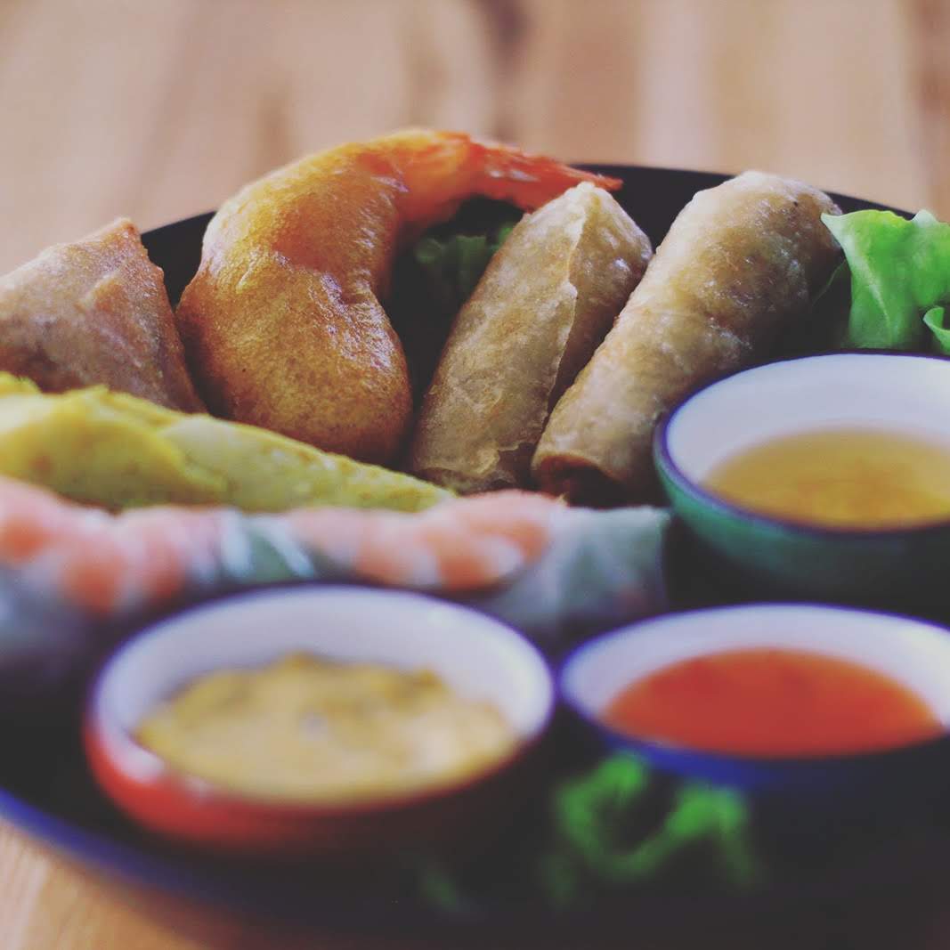 Plateau de spécialités du Wook, plats vietnamiens et d'Asie du Sud-Est